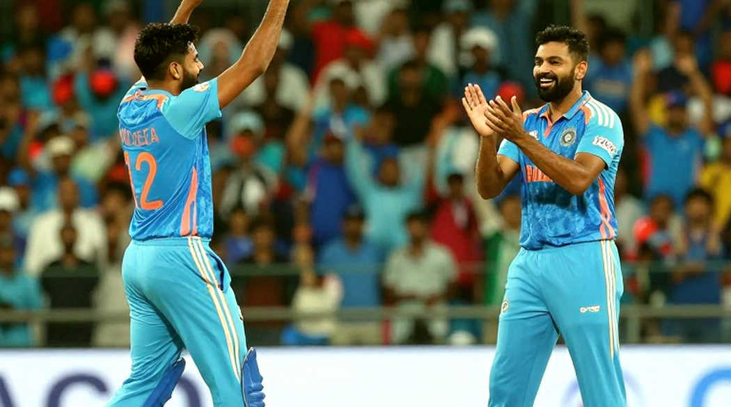 स्मिथ बाहर, ऑस्ट्रेलिया ने न्यूलैंड्स में चार बदलाव के साथ टॉस जीतकर चुना पहले गेंदबाजी स्मिथ बाहर, ऑस्ट्रेलिया ने न्यूलैंड्स में चार बदलाव के साथ टॉस जीतकर चुना पहले गेंदबाजी